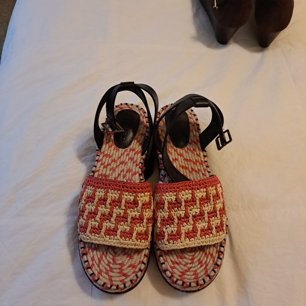 NWOB Farm Rio Platform Sandals Size 9 Leather Upper Multicolor